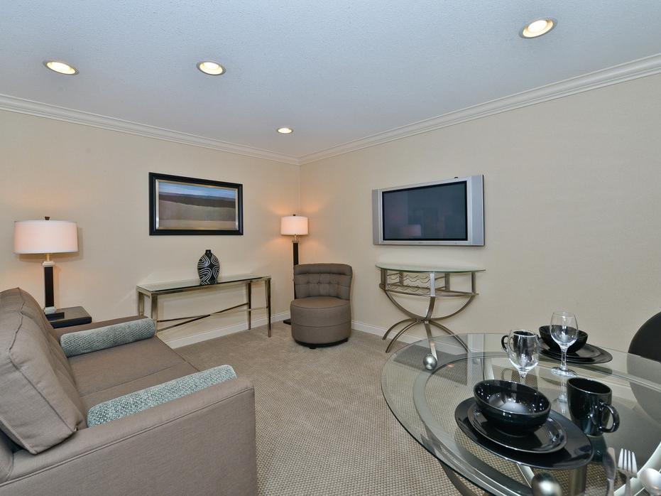 Chancellor Lakeside Apartments Gold Coast Exterior photo