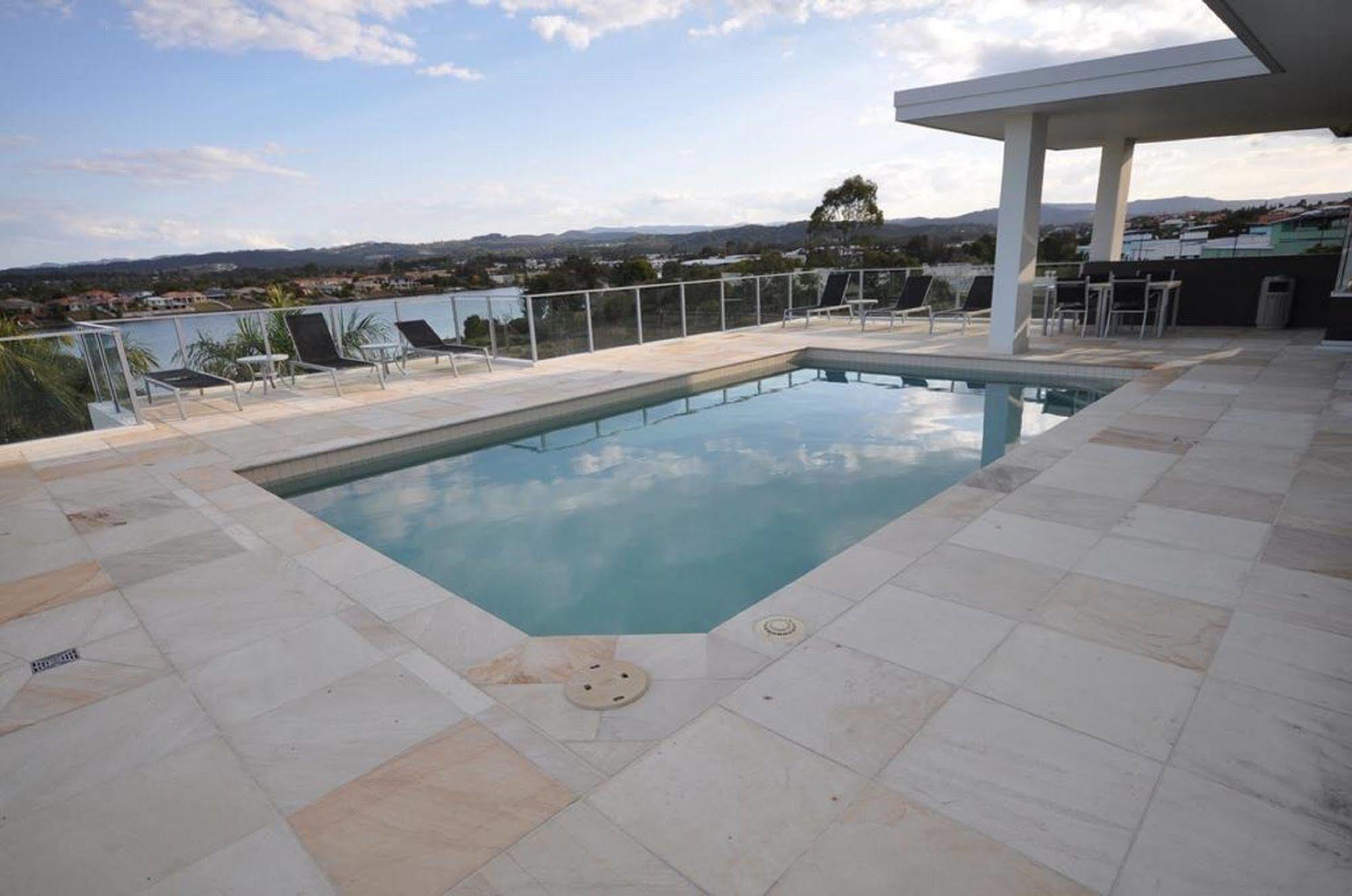Chancellor Lakeside Apartments Gold Coast Exterior photo